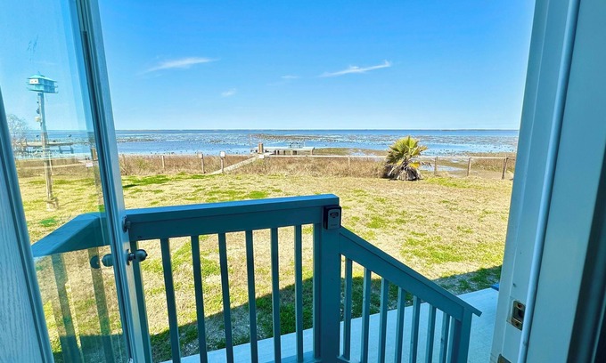 Gilchrist House | Waterfront on the Bay*Close to Beach*Brand New!