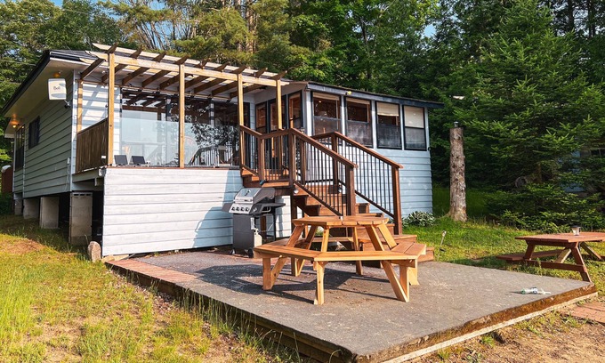Haliburton Cottage | Waterfront Paradise Cove Cottage w/Private Beach