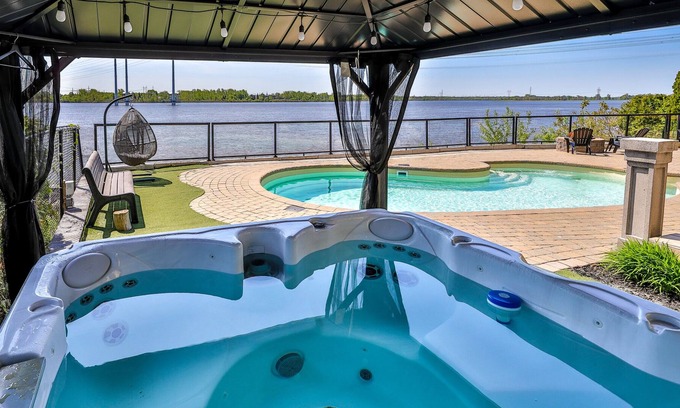 Lachenaie Apartment | Waterfront Paradise Apartment