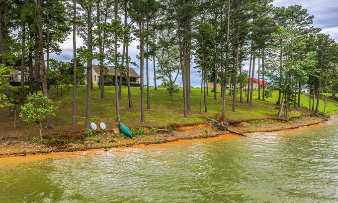 Rutledge House | Waterfront Paradise! Cherokee Lake Vacation Home! NEW! Hot Tub! Gameroom!