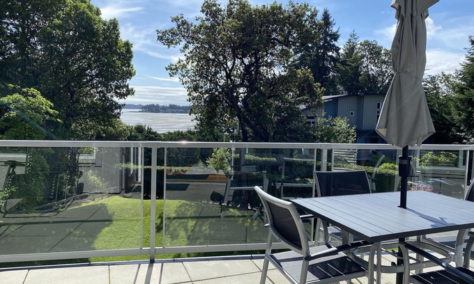 Regional District of Nanaimo House | Waterfront Parksville 2 Bedroom, 2 Bath Townhome at Tanglewood