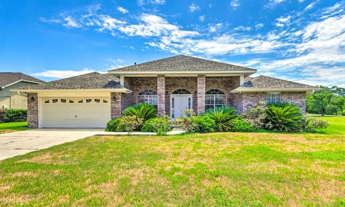 Northwest Pensacola House | Waterfront Pensacola Home with Florida Room!