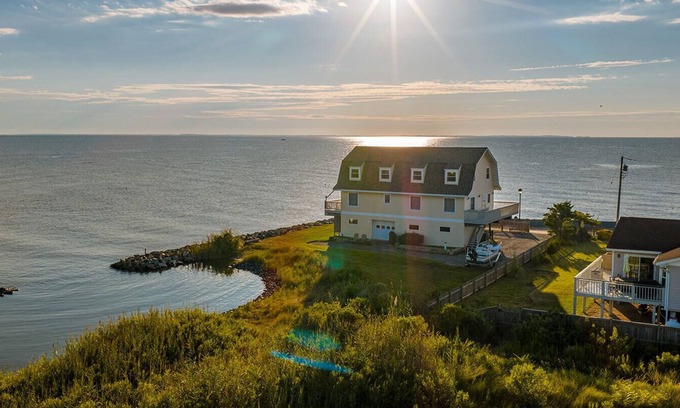 North Beach House | Waterfront, Private Beach, Peaceful Family Getaway
