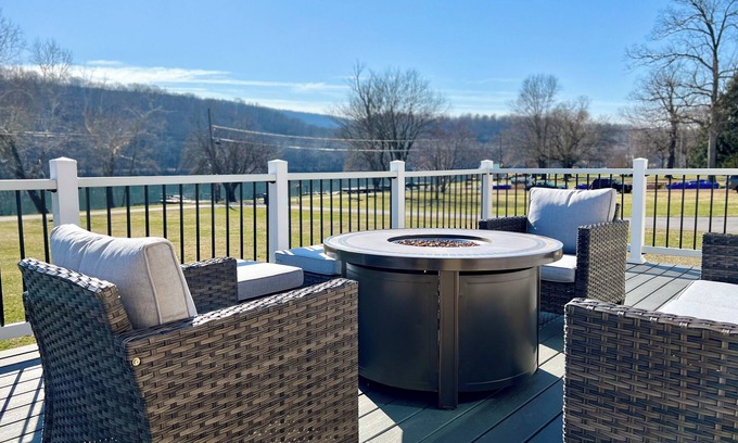 Bakerton House | Waterfront property in Harpers Ferry - Private River Access