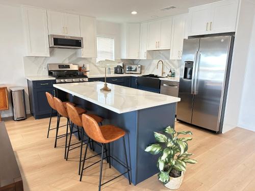 Birds Landing House | Waterfront property in Bethel Island