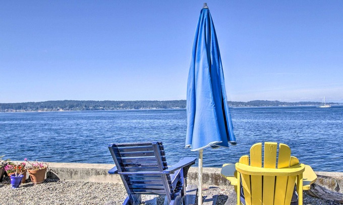 University Place Cottage | Waterfront Puget Sound Retreat: Steps to Beach!