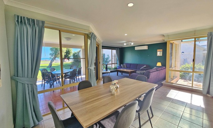 Kalbarri Villa | Waterfront Resort | Sleeps 5 | Pool | Wifi