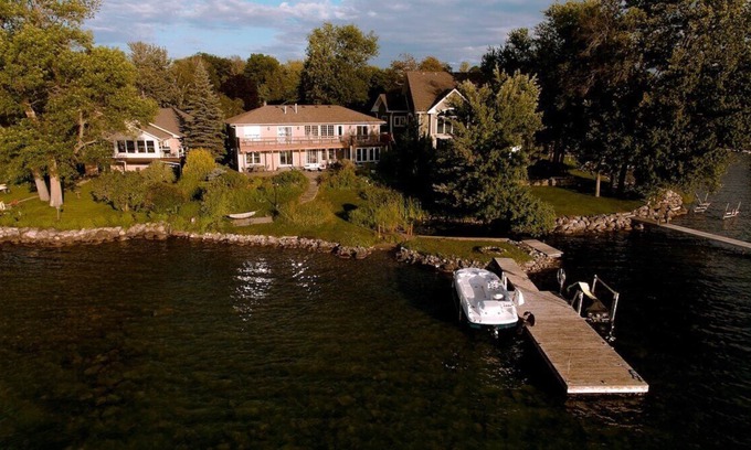 Orillia Cottage | Waterfront Retreat: A Private Oasis- Firepit & BBQ