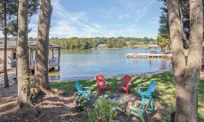 Livingston House | Waterfront Retreat for Young and Old Alike! #1 Rated Lake Anna Waterfront Home