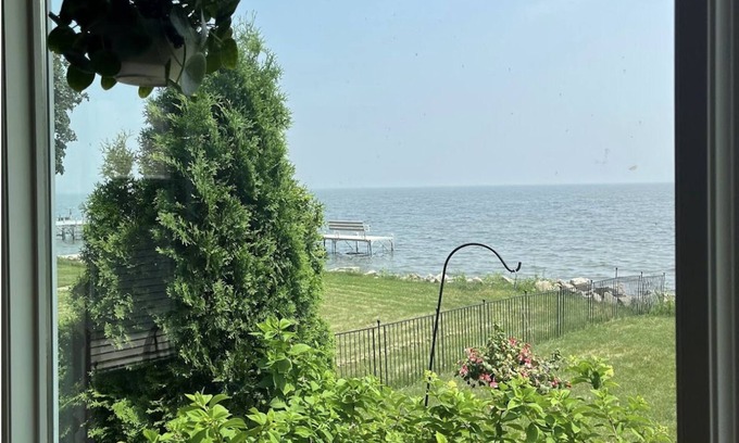 Neenah House | Waterfront Retreat on Lake Winnebago