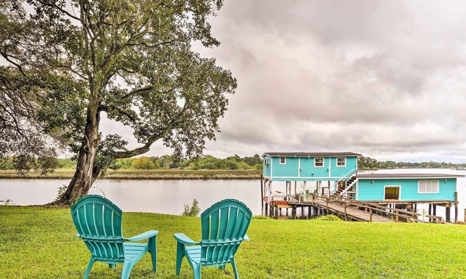 Lake Forest Apartment | Waterfront Retreat w/ Dock & On-Site Fishing!