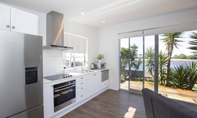 Westport House | Waterfront Retreat - Westport Self-Contained Unit
