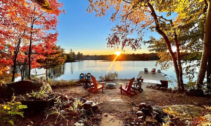 Georgian Bay Cottage | Waterfront Retreat with Sunset Views & Sandy Beach