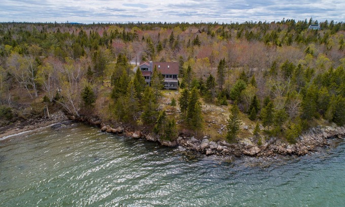 Corea House | Waterfront Schoodic Nature Lover’s Dream w/Private Cove (Sleeps 12)