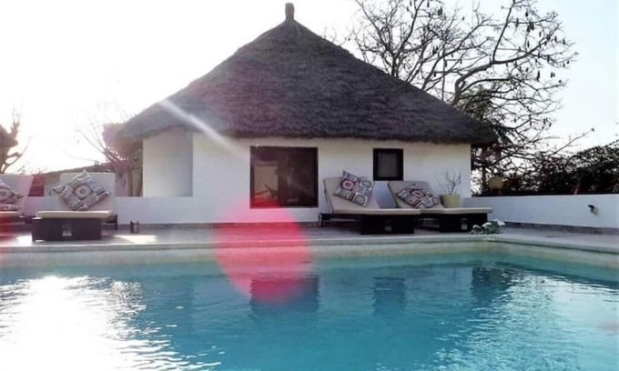 Cap Skirring Bed & Breakfast | Waterfront chambre d'hôtes,2 pers, swimming pool, direct private access to beach and ocean