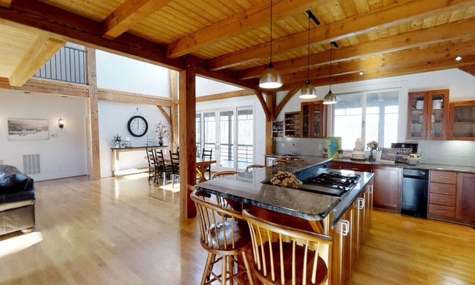 Powhatan House | Waterfront, Spacious 5-bedroom Wedding Venue estate in charming Powhatan!