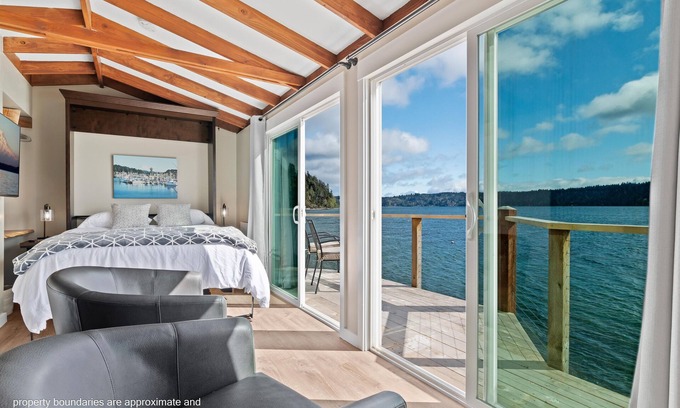 Gig Harbor Apartment | Waterfront Studio Apartment. Perfect for work or play.