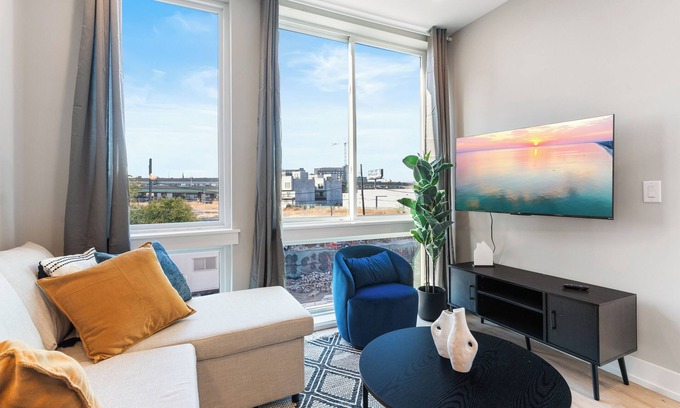 Northern Liberties Apartment | Waterfront Studio - Near Fishtown & Old City!