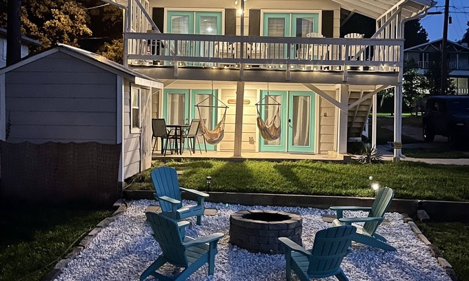 Gun Barrel City House | WATERFRONT/SUMMER PRICE DROP Game Room/Views/Peaceful Lake area