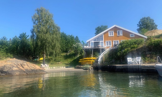 Arendal House | Waterfront summerhouse 5 bedrooms, beach