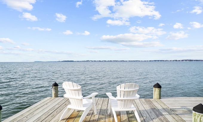 Chester House | Waterfront Sunset Bayview: sleeps 6