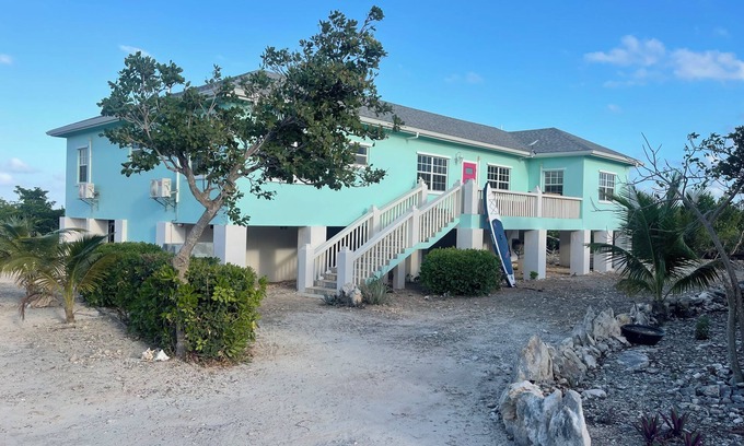 Bottle Creek Villa | Waterfront 3-bedroom 3-Bath/AC/WiFi/BoneFish/gorgeous North Caicos TCI.