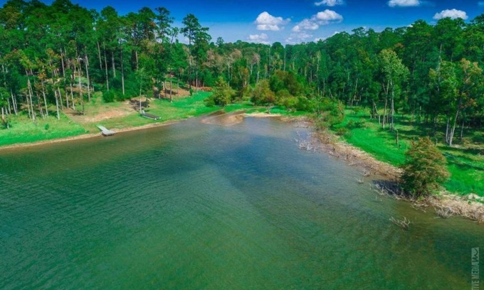 Brookeland House | Waterfront @ Tiger Creek Retreat Sleeps 16