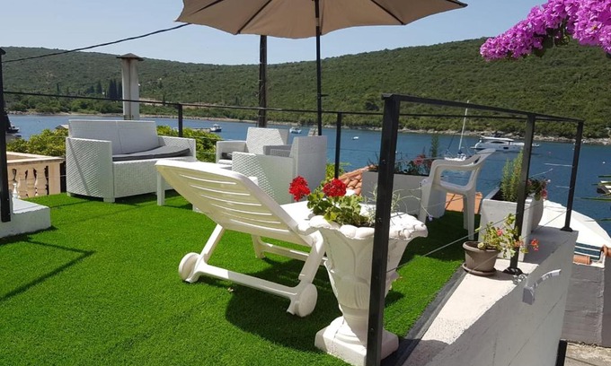 Bigovo Apartment | Waterfront Townhouse Sunset View with garage