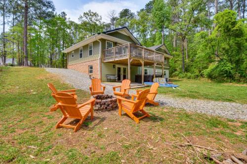 Townville House | Waterfront Townville Home with Hot Tub and Dock!