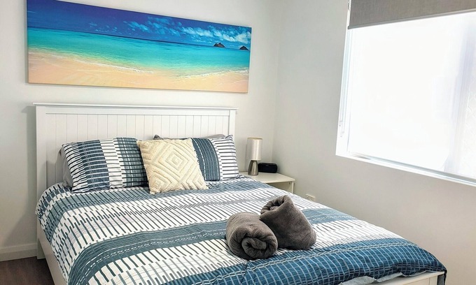 The Entrance Apartment | Waterfront Unit - Jewel Court Unit 5 - on Marine Parade