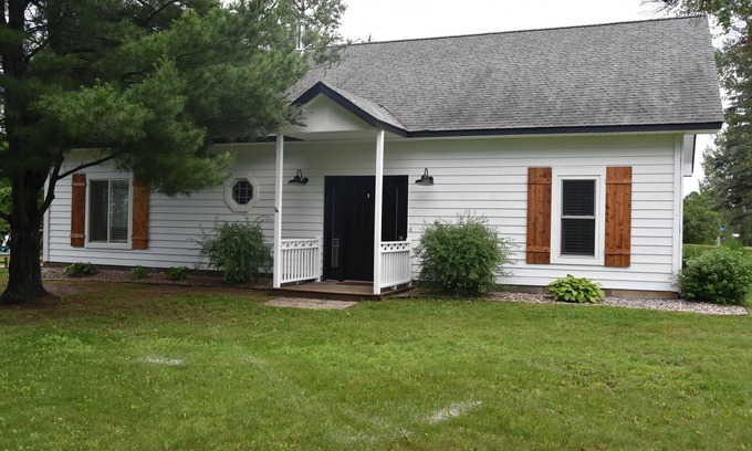Parkers Prairie House | Waterfront Updated Home on Lake Irene
