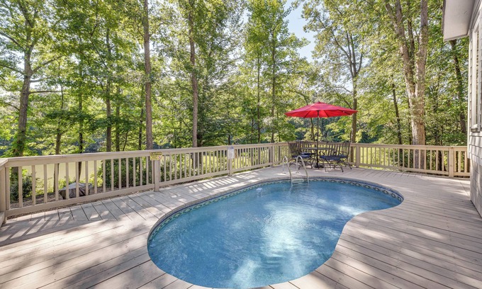 Urbanna Cottage | Waterfront Urbanna Home w/Private Dock & Pool