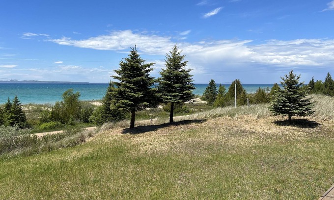 Beaver Island Cottage | Waterfront
