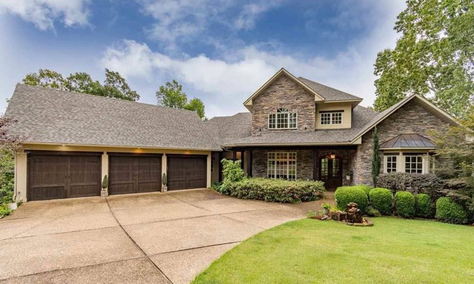 Hot Springs Village House | ☀️Waterfront 5000 sq. ft. on cove, boat dock & 2 large decks, Media & Game Room.