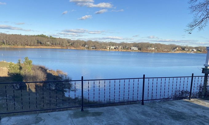 Warwick House | Waterfront