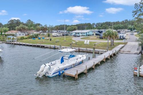 Sneads Ferry House | Waterfront Vacation Home near Camp Lejeune