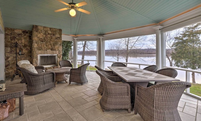 Prospect House | Waterfront Vacation Rental Near Louisville!