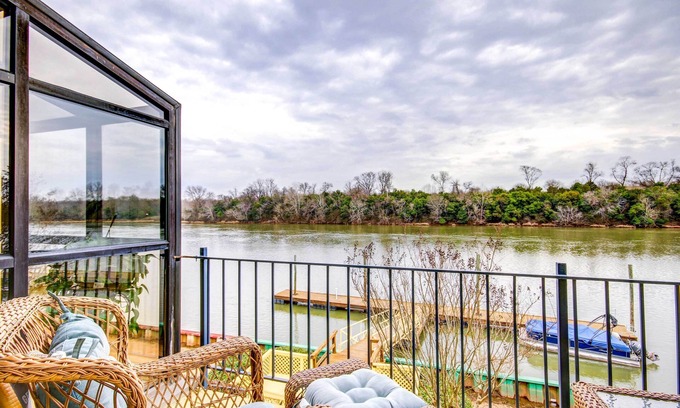 Augusta House | Waterfront Vacation Rental on Savannah River!