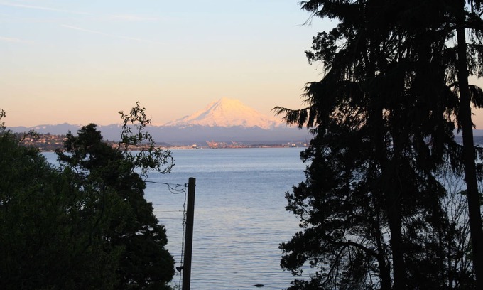 Vashon Island House | Waterfront Vashon Home with Amazing View