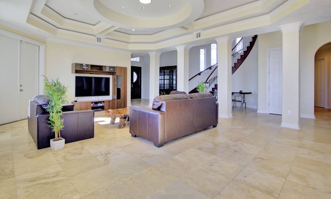 San Leon Villa | Waterfront Villa - 30 minutes to Houston or Galveston!