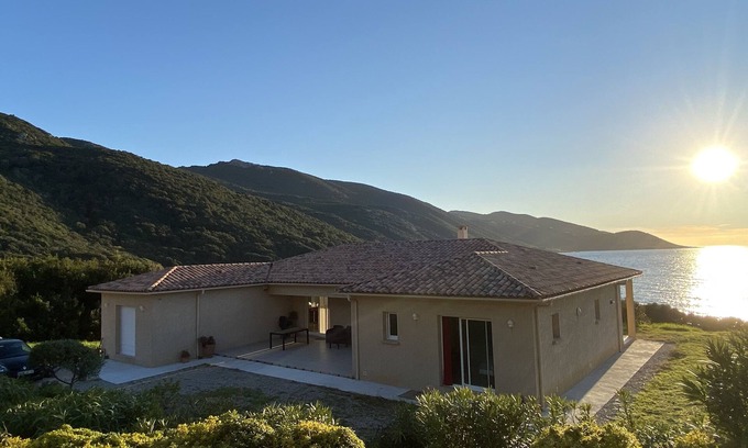 Calcatoggio Villa | Waterfront villa - Access to a SUPERB cove - Jacuzzi (optional)