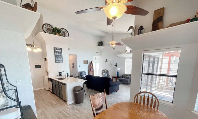Oakhurst Villa | Waterfront Villa w/ Gorgeous Sunrise & Sunset views