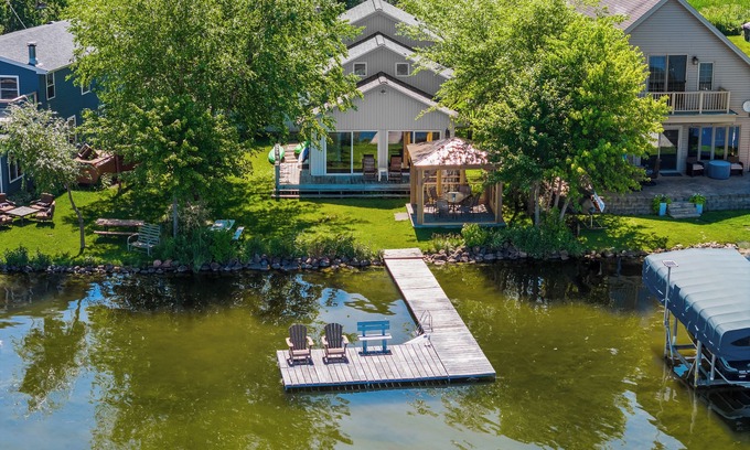 Lake Ripley House | Waterfront w/Private Pier! Excellent Fishing Year Round! Sunsets & Swimming