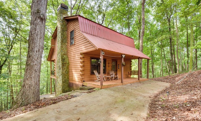 Chickasaw Point Cabin | Waterfront Westminster Cabin w/ Private Dock