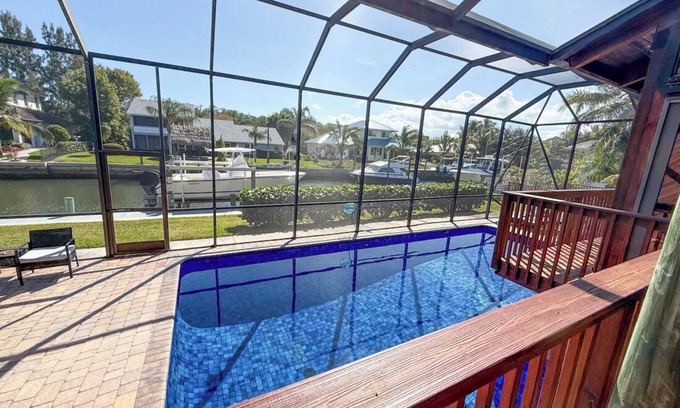 Hobe Sound House | Waterfront with boat dockage and pool - Bring your boat/fish off the dock!