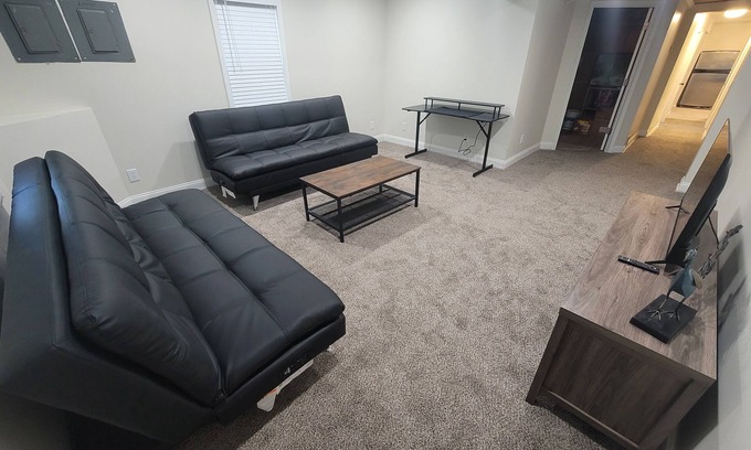 Wyandotte House | Waterfront with boat dock 1-bedroom on Detroit River canal. Good for 4 people