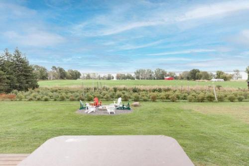 Greater Napanee House | Waterfront with Hot Tub