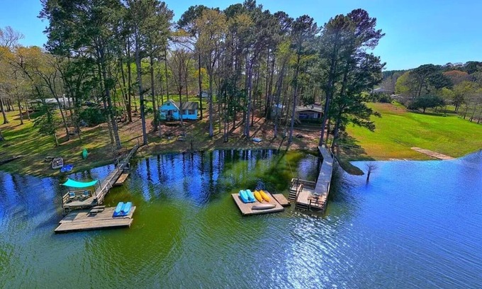 Negreet House | Waterfront with private dock ,boat ramp, paddle boats and Kayaks!nJust Listed!