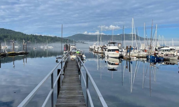 Brentwood Bay House | Waterfront Wonderland: Your 2-Bedroom Oasis in Brentwood Bay