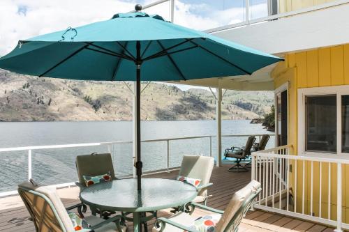 Chelan House | Waterfront Wonderland